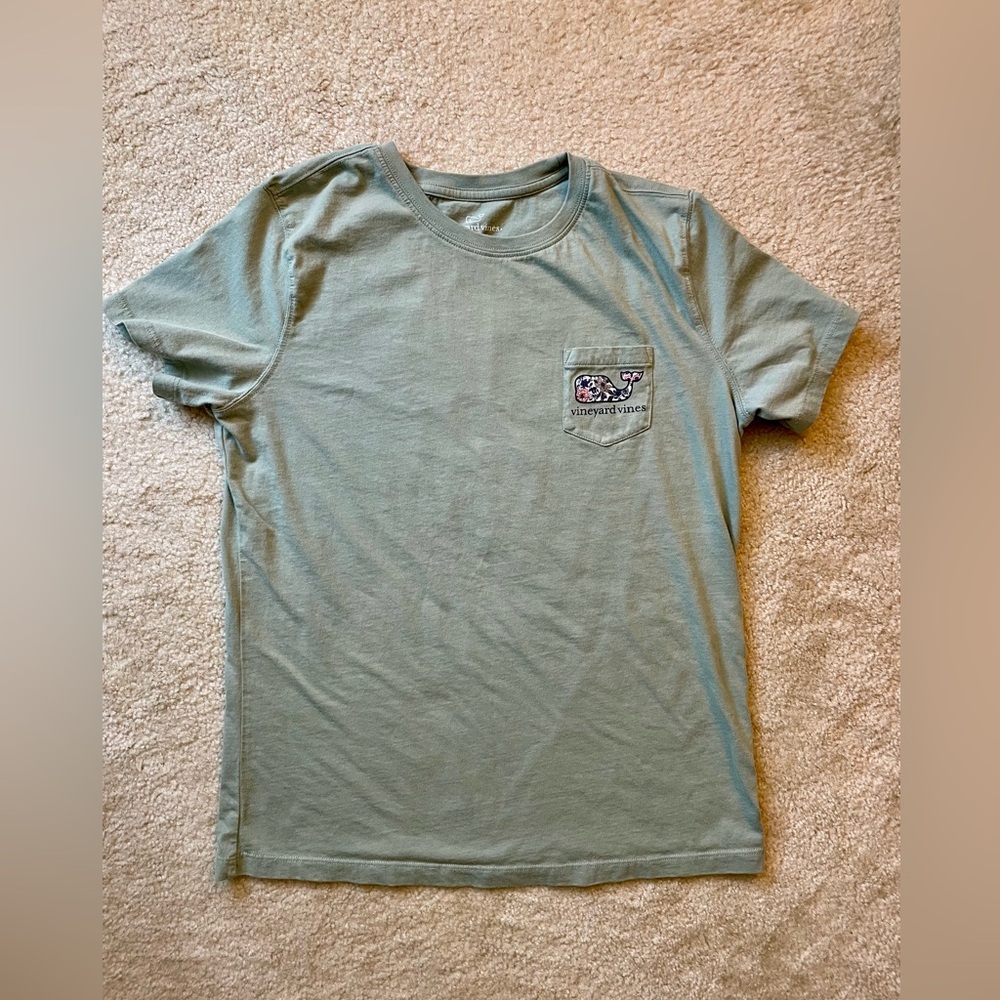 Women’s Vineyard Vines Whale T-Shirt  
M